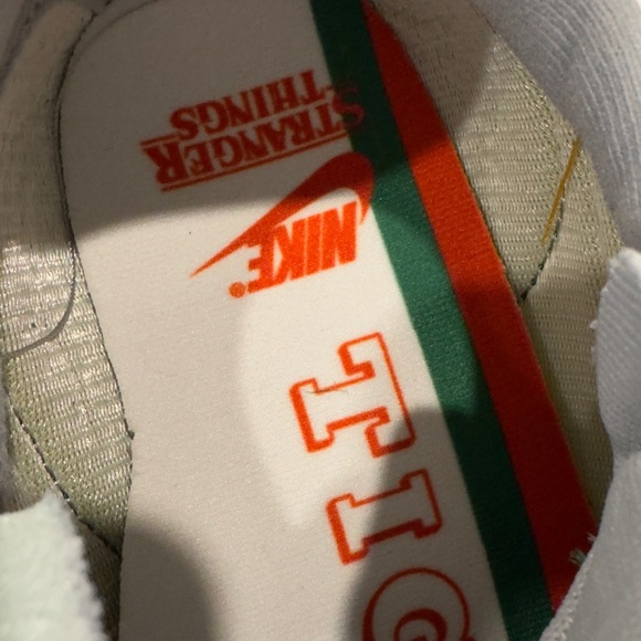 Nike Tailwind Stranger Things Hawkins High Sz. 10 NEW - Picture 2 of 7